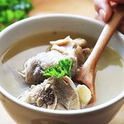（95折！）蒜香味濃！蒜頭土雞湯