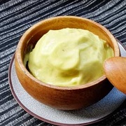 自製酪梨蜂蜜冰淇淋，沒有冰淇淋機也OK！