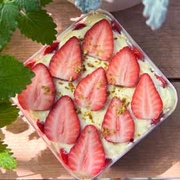 戀念奶香！草莓提拉米蘇寶盒