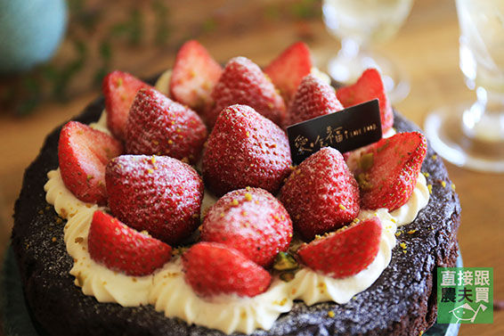 奢華純粹！草莓半熟巧克力米蛋糕
